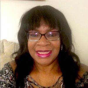 Meet your Posher, Cynthia